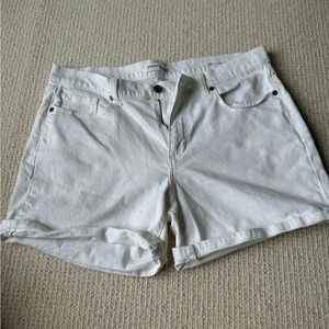 Banana Republic roll up white shorts size 29